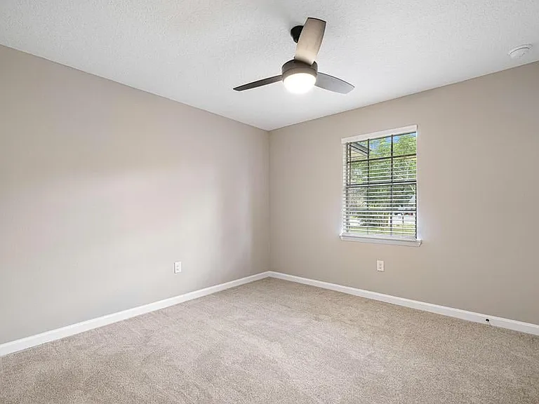 207 Oglesby Ave — Photo 9