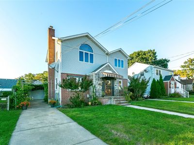 81 3rd St, New Hyde Park, NY, 11040