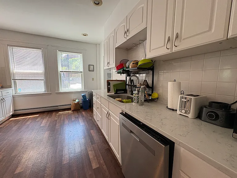144 Columbia St #1 — Photo 6