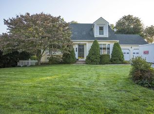 180 Yeoman Ave, Cranston, RI 02920