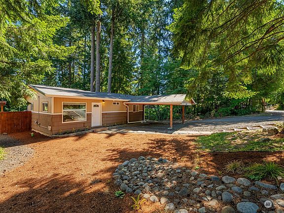 3rd image of 4446 Forest Drive NE