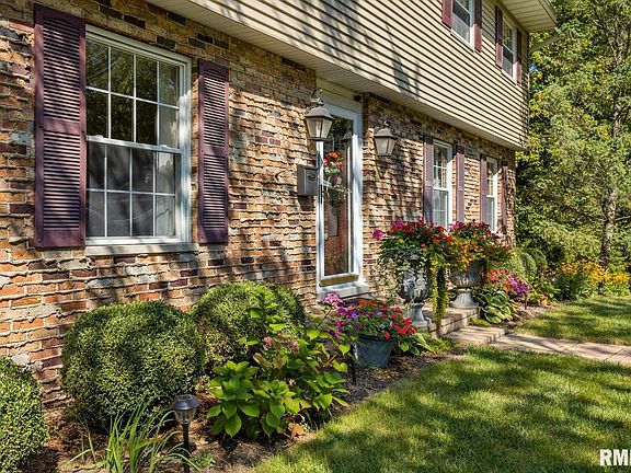 3rd image of 6311 N Glenrock Ct
