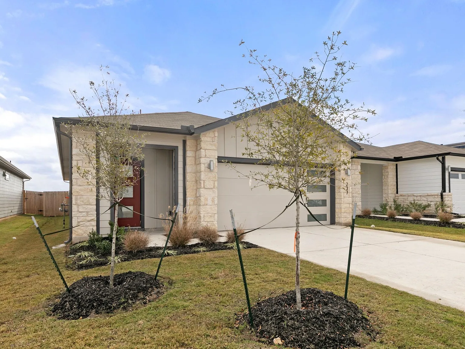 3 bed, 2.0 bath, 1530 sqft, $1,830 — Photo 2