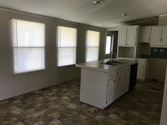 Kitchen / Dining
