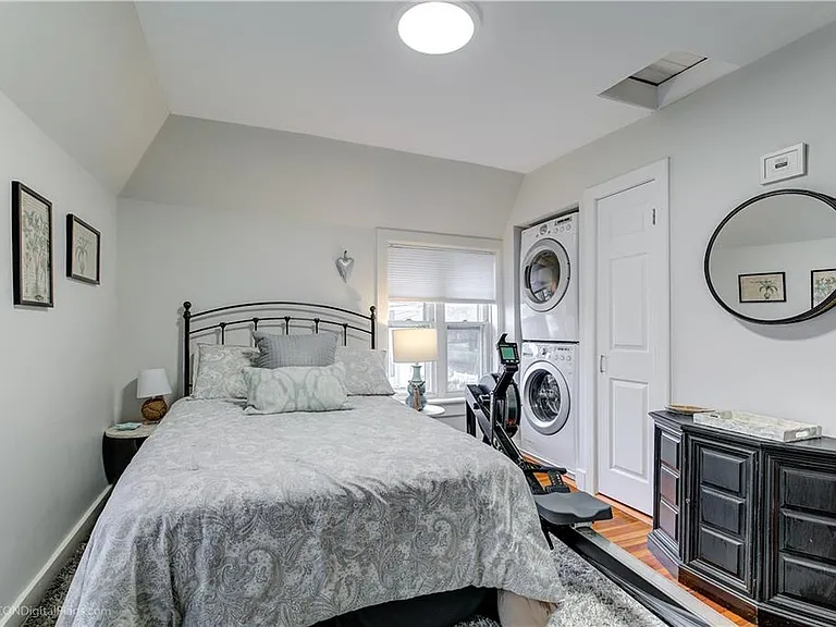569 Spring St #2 — Photo 17