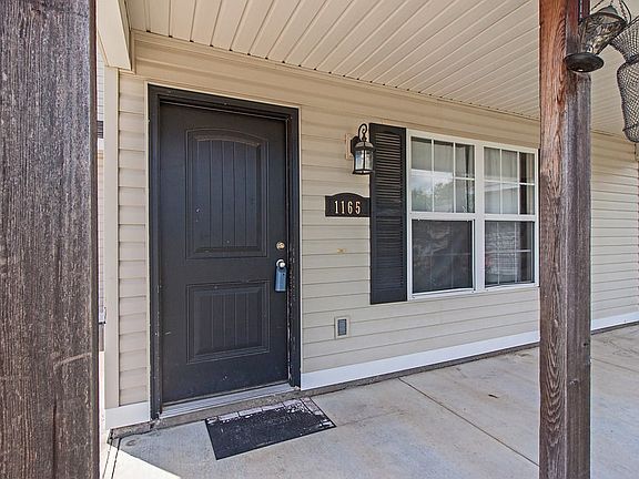 3rd image of 1165 Holland Dr