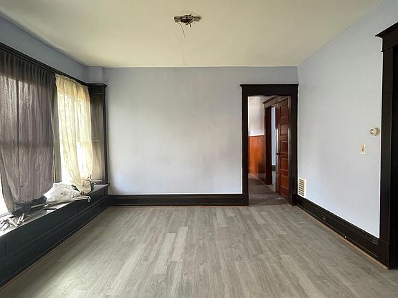4th image of 55 Girard Pl #2