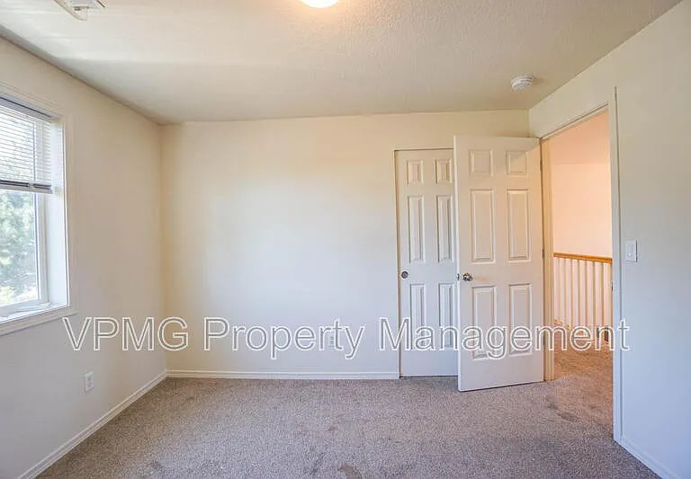 8907 NE 84th St — Photo 25