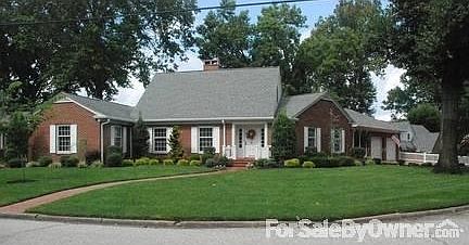 View From Street
						:
						Pretty as a picture!