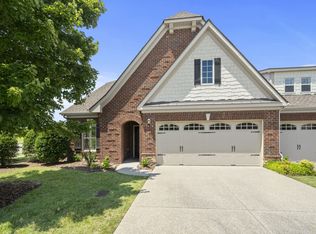 1003 Prestwick Ln, Gallatin, TN 37066