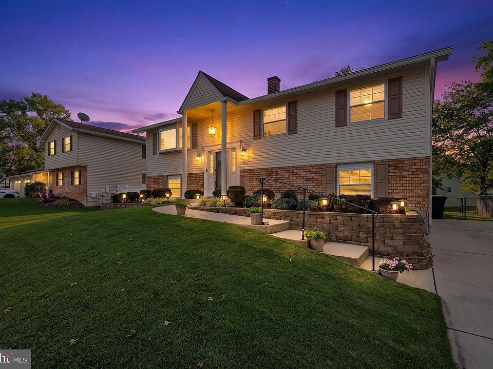 1st image of 852 Meadow Heights Ln