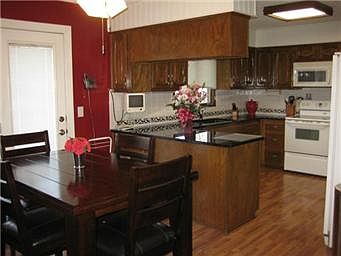 5th image of 516 N Clayview Dr