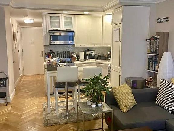 4th image of 305 E 86th St #14BB