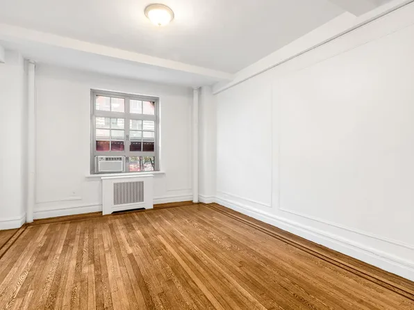 208 West 23rd Street image 1 of 14