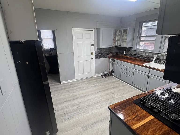 14 Linden Ave #2 — Photo 9