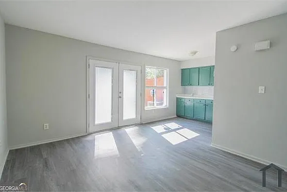 3 bed, 1560 sqft, $1,940 — Photo 3