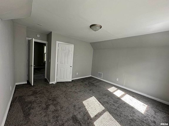 5th image of 3142 Fairview St