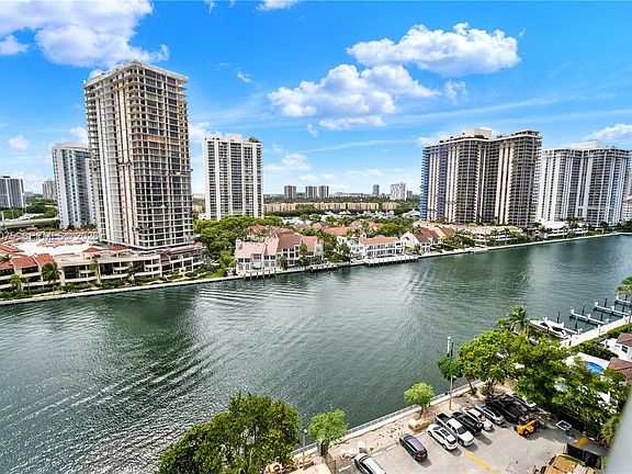 3rd image of 19390 Collins Ave APT 1419