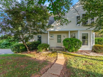 68 Nutmeg Hill Road, Hamden, CT, 06514