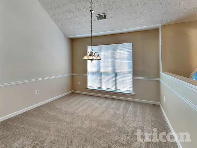 50 Tufts Cir — Photo 5