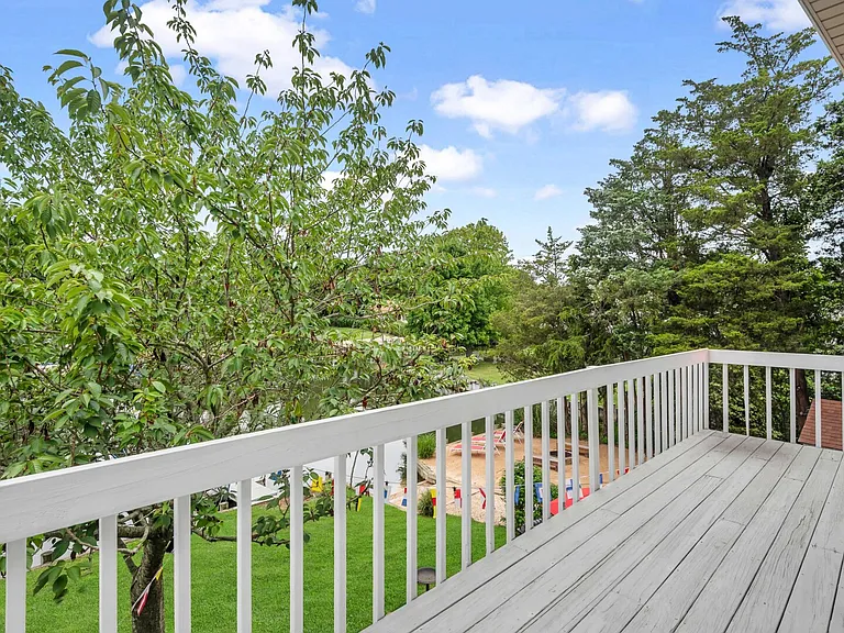 470 Windy Point Ln — Photo 35