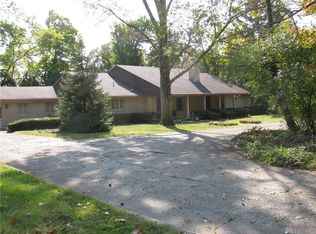 5660 Mad River Rd, Dayton, OH 45459