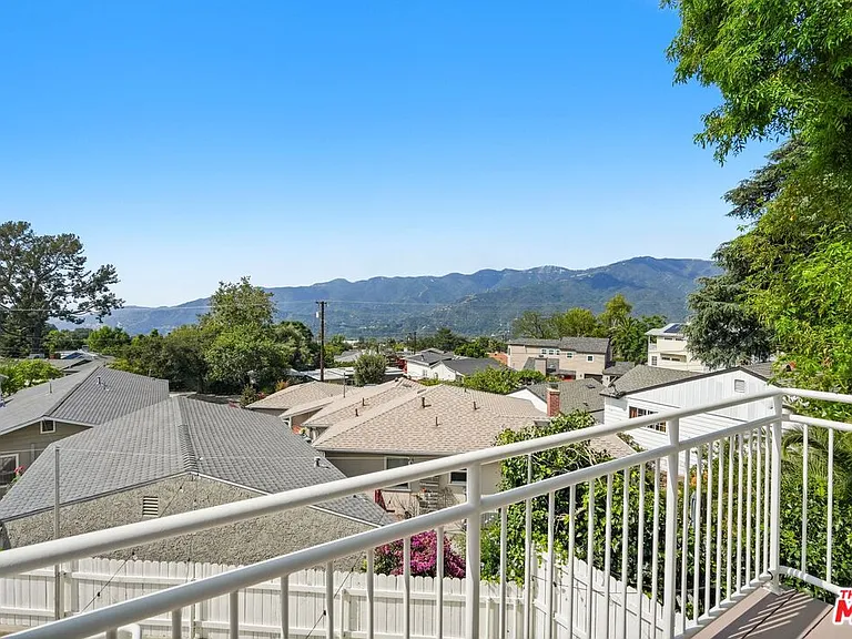 2910 Santa Carlotta St — Photo 18