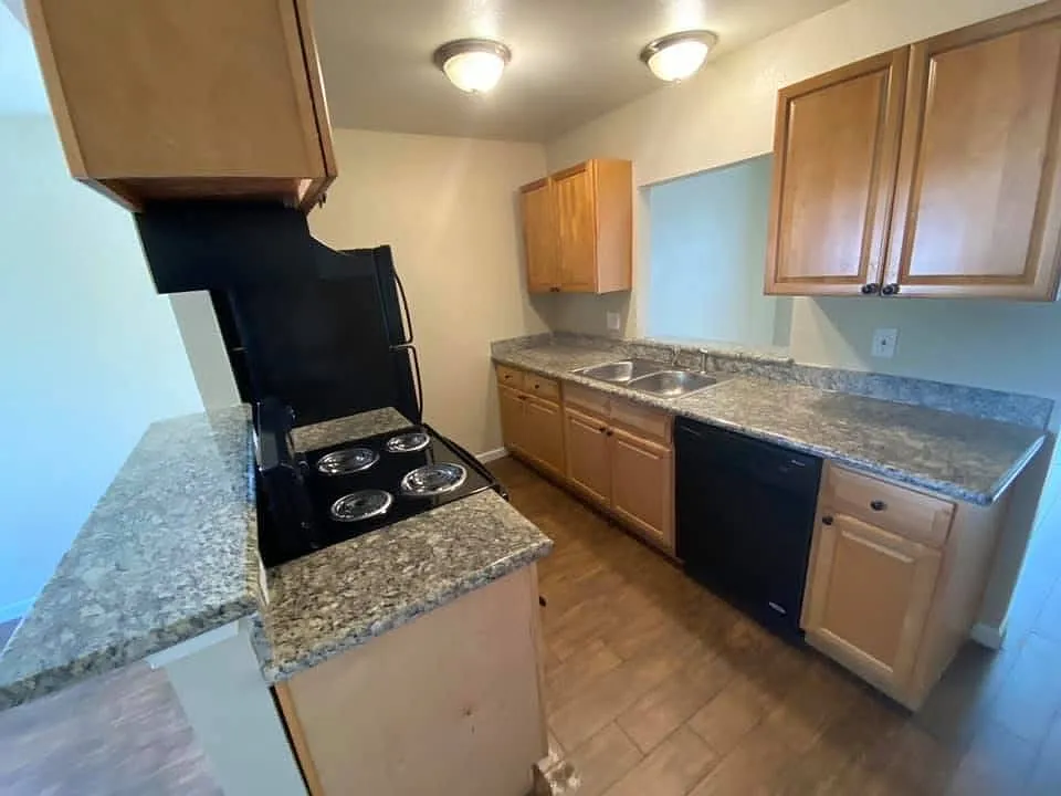 2 bed, 803 sqft, $1,050 — Photo 3