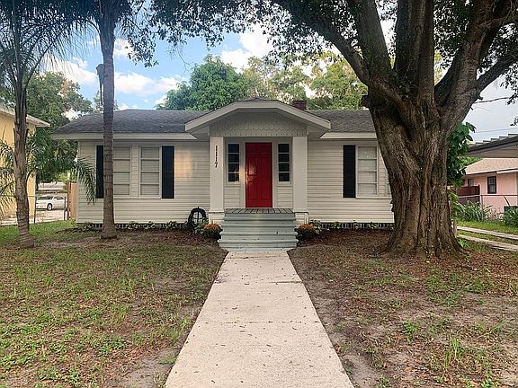 Front view of home