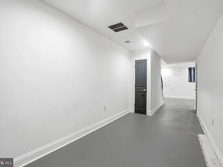 1807 Wylie St — Photo 32