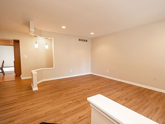 5th image of 35793 Hilton Dr