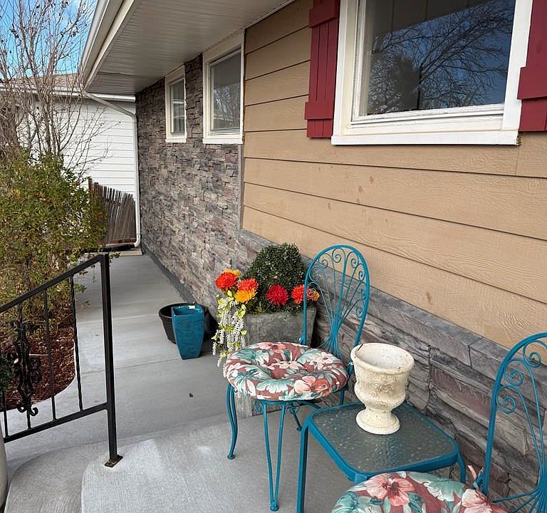 2nd image of 4022 Hillside Dr
