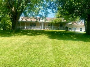 1352 Howe St, Valparaiso, IN 46385