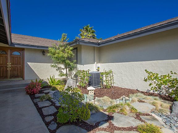 2nd image of 993 E Calle Ruiz