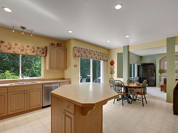 5th image of 9009 NE 160th Pl