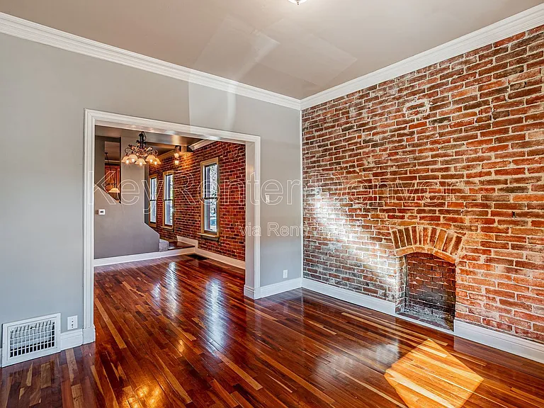 2105 W 31st Ave — Photo 1