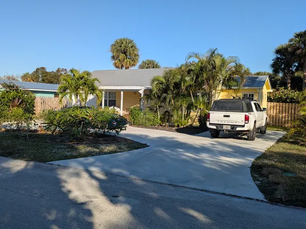 2427 NE Center St, Jensen Beach, FL 34957