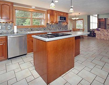 3rd image of 290 Garden Center Ct