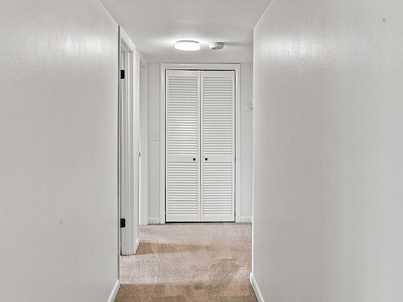5th image of 420 Walton Ln APT K66