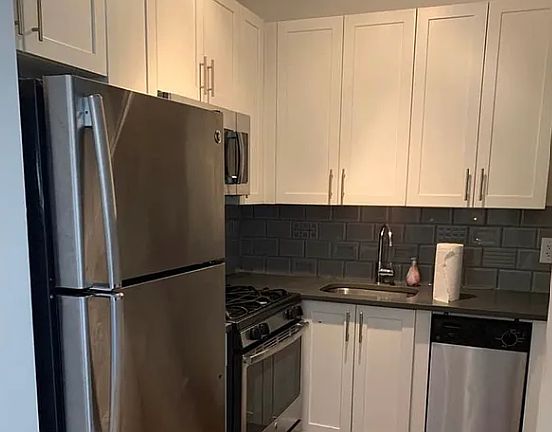 4th image of 192 Stuyvesant Ave #4B