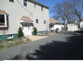 25 Douglas Ave, Hamilton, NJ 08619