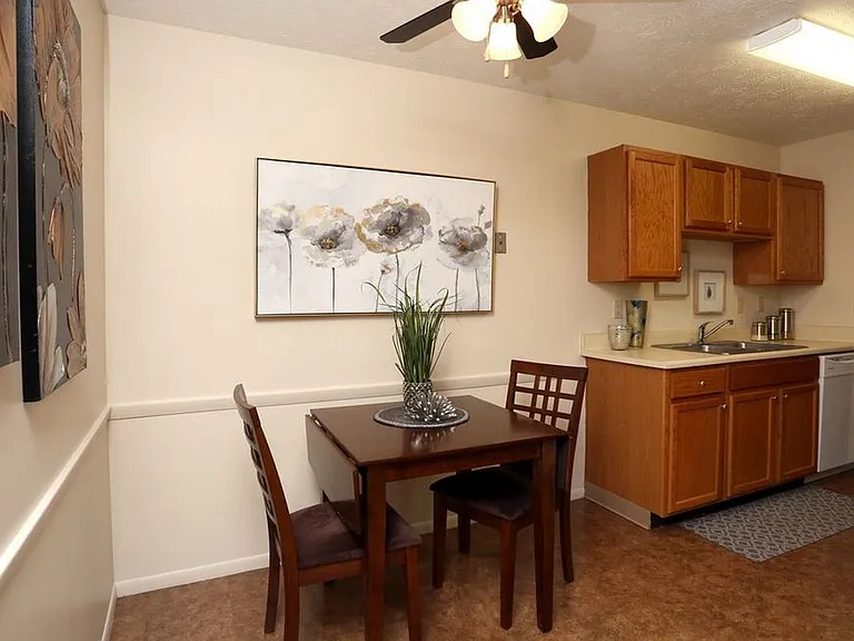 Peppertree Apartments — Photo 27