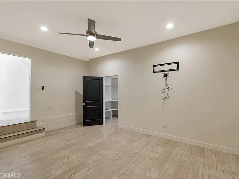 17227 Keswick St — Photo 16
