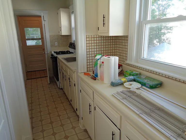 Fairview Ave — Photo 7