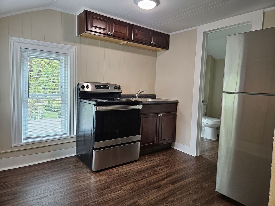 1st image of 17 N Summit St #4