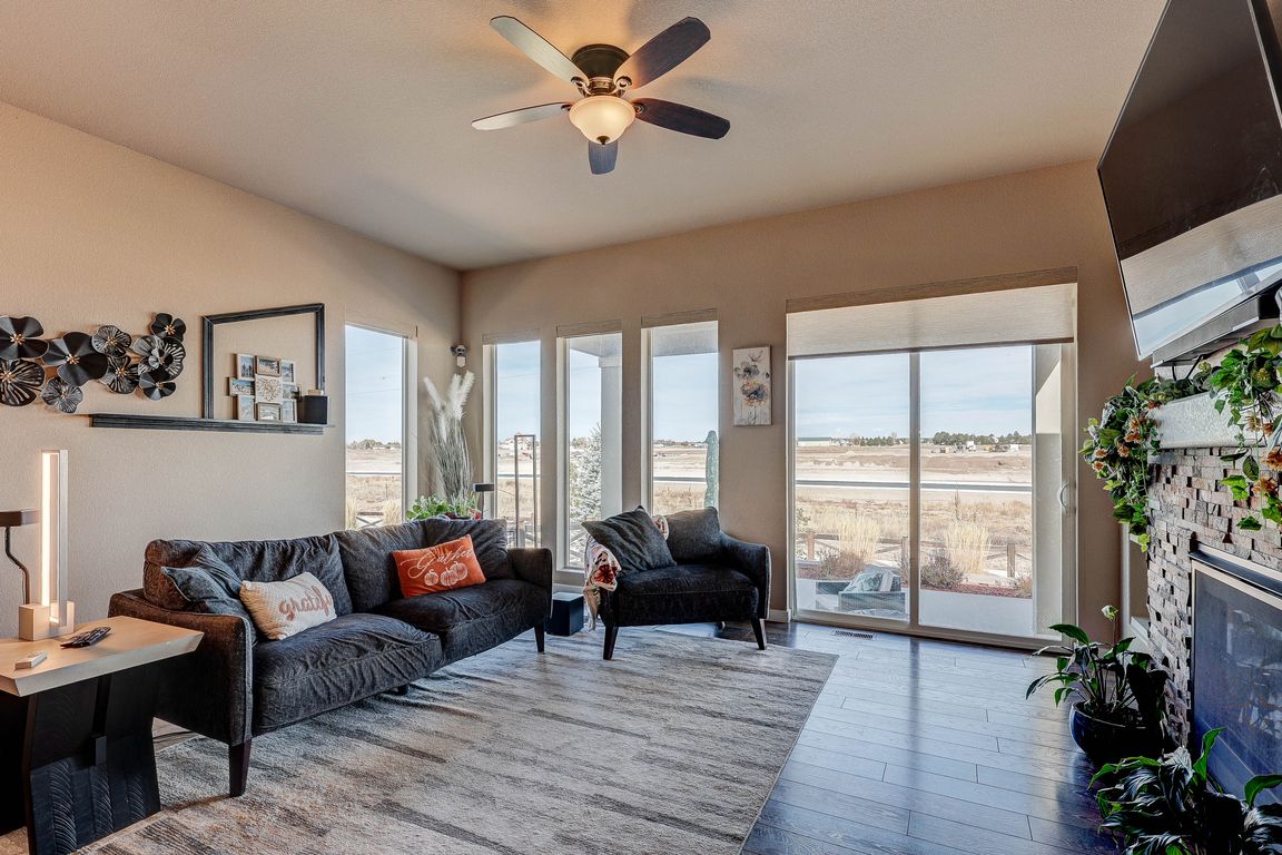 next background image