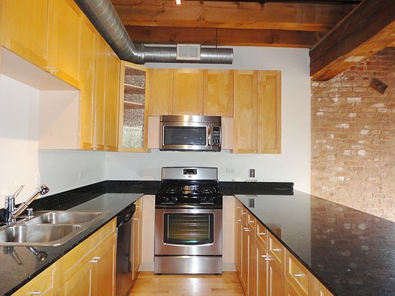 4th image of 1735 W Diversey Pkwy APT 201