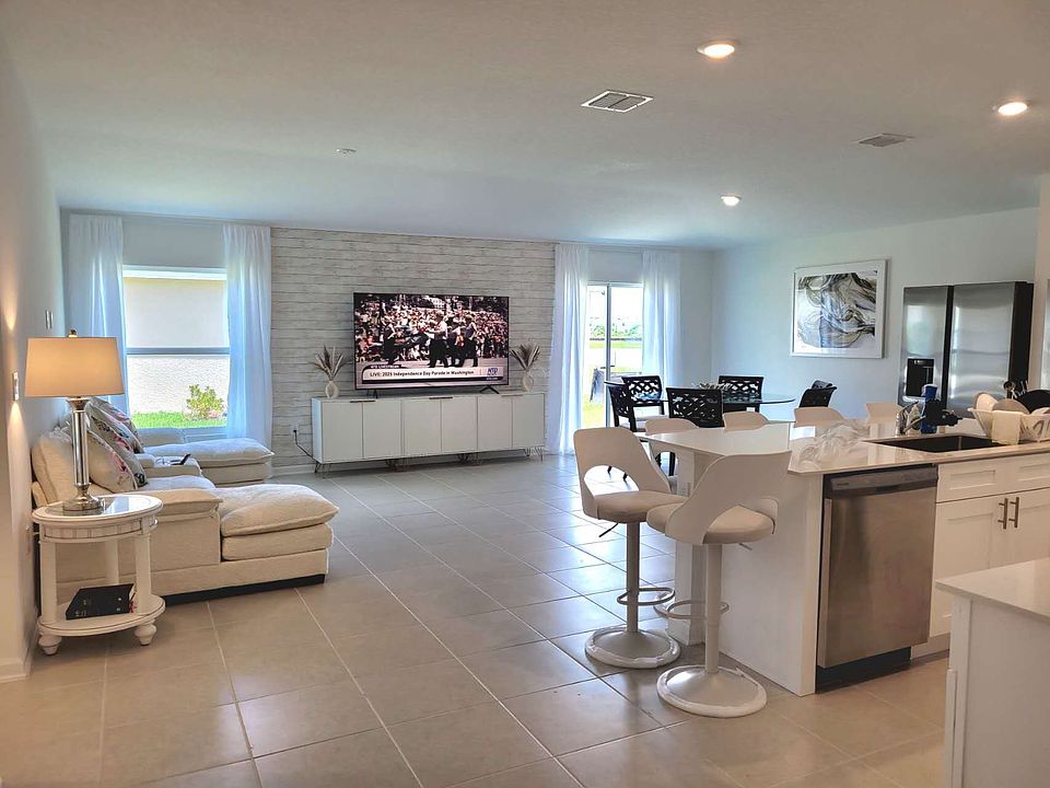 1st image of 2319 Green Valley St #3