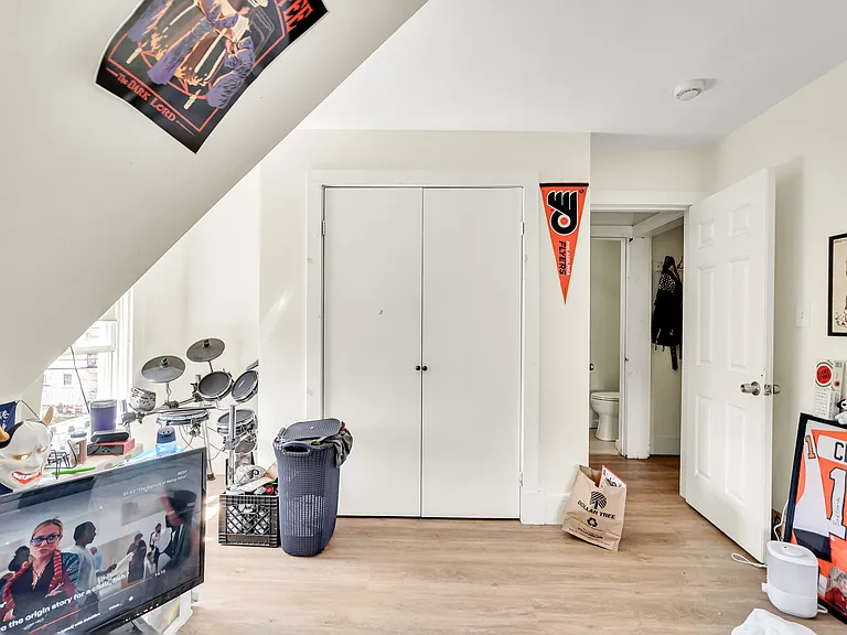 20 Ashford St #20 — Photo 1
