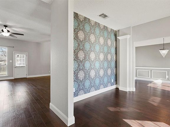 5th image of 1419 Woodmont Dr